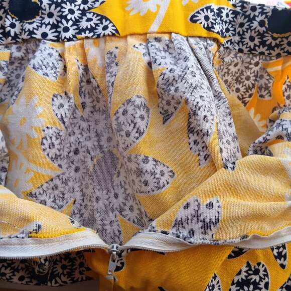 25" Vintage 1970's Womens Skirt sz 10 True VTG 70s SUNFLOWER PRINT YELLOW MINI - Picture 6 of 6
